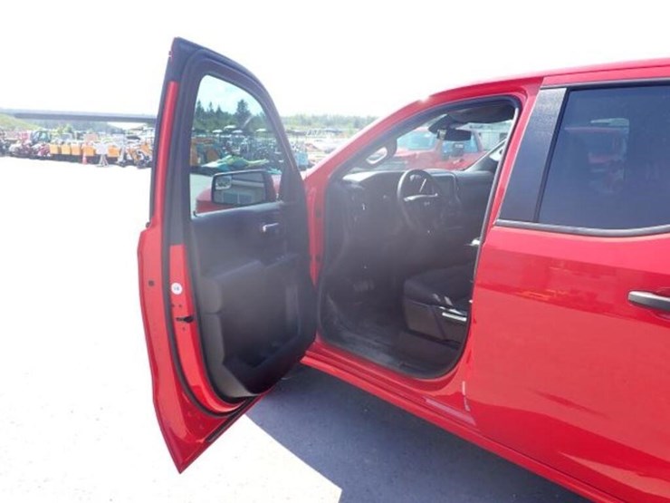 2023-chevrolet-silverado-1500-image-12