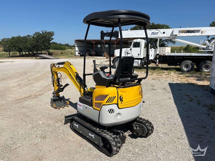 yanmar-enging-excavator-image-2