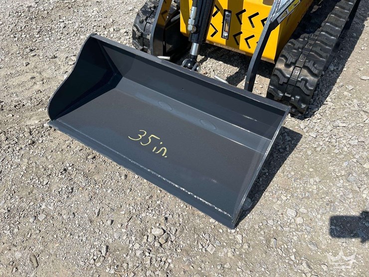 mini-skid-steer-loader-image-10