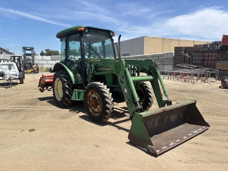 john-deere-5220-image-2