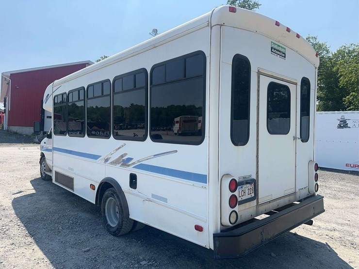 2005-ford-e450-image-7