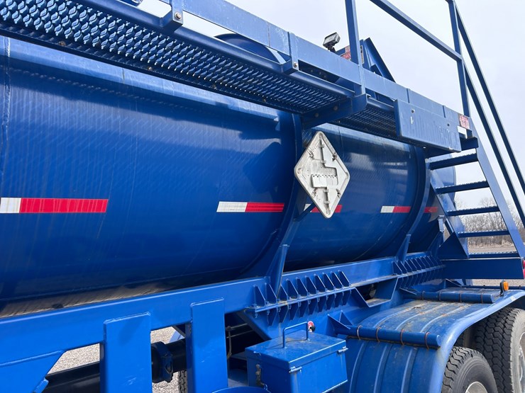 #1494-•-2017-worley-welding-works-tanker-trailer-image-13