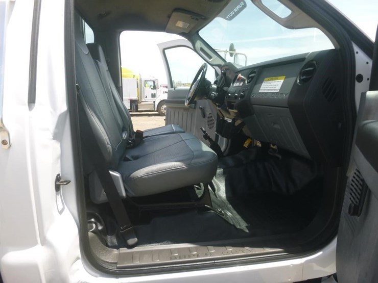 2012-ford-f650-image-14