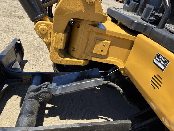 caterpillar-303cr-image-17