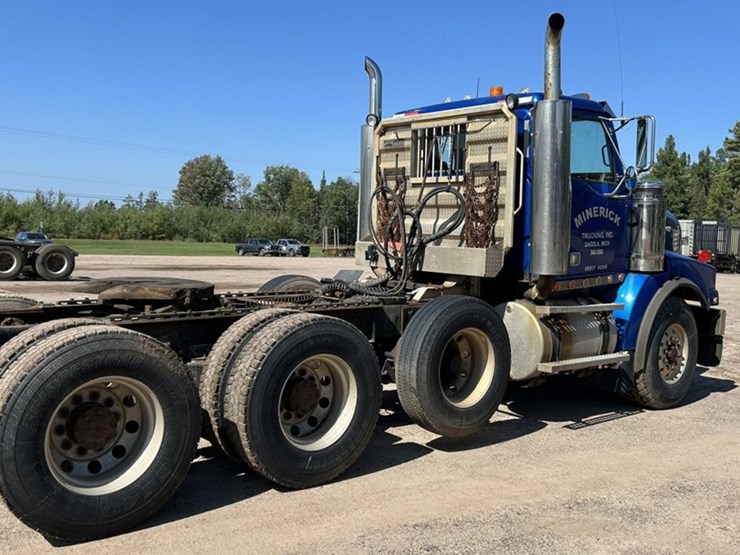 #1433-•-2005-western-star-tri-axle-day-cab-truck-tractor-image-5