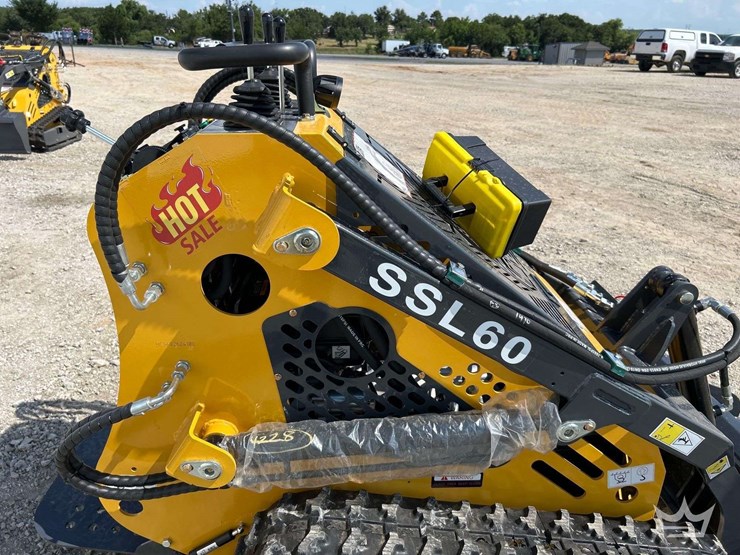 mini-skid-steer-loader-image-13