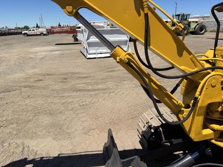 komatsu-pc10-5-image-15