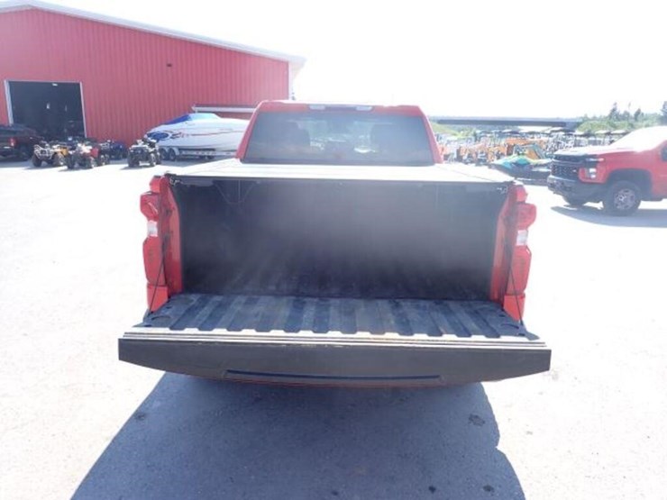 2023-chevrolet-silverado-1500-image-30