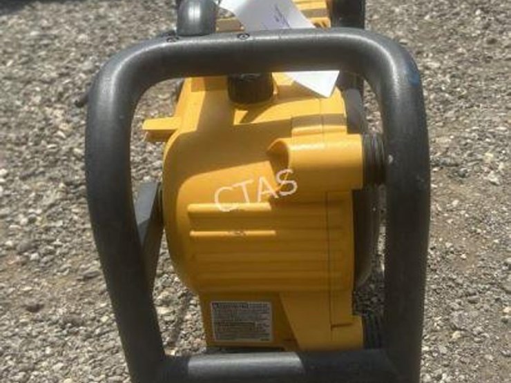 #211-•-dewalt-radio-image-2