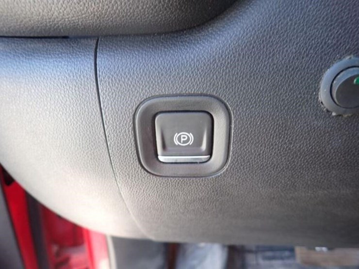 2024-chevrolet-silverado-1500-image-17