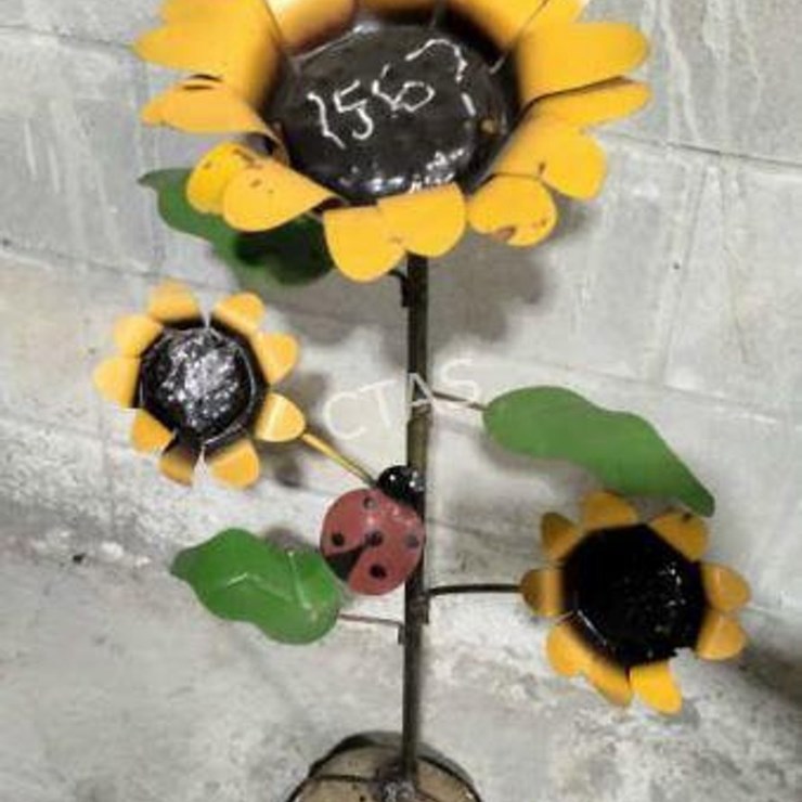 #32 • Metal Art - Sunflowers w/ Lady Bug