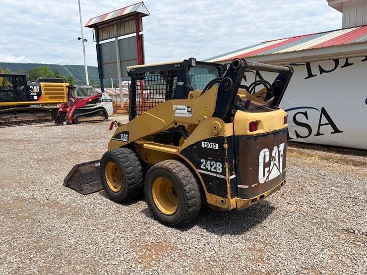 caterpillar-242b-image-3