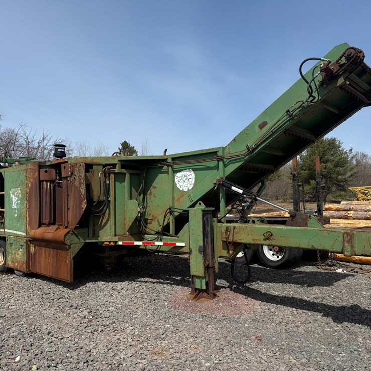 #1424 • Manitowoc 2042 Vertical Flail Debarker