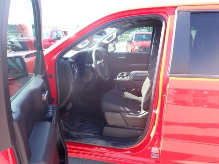 2023-chevrolet-silverado-1500-image-14
