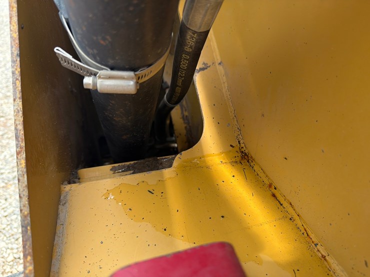 caterpillar-242b-image-31