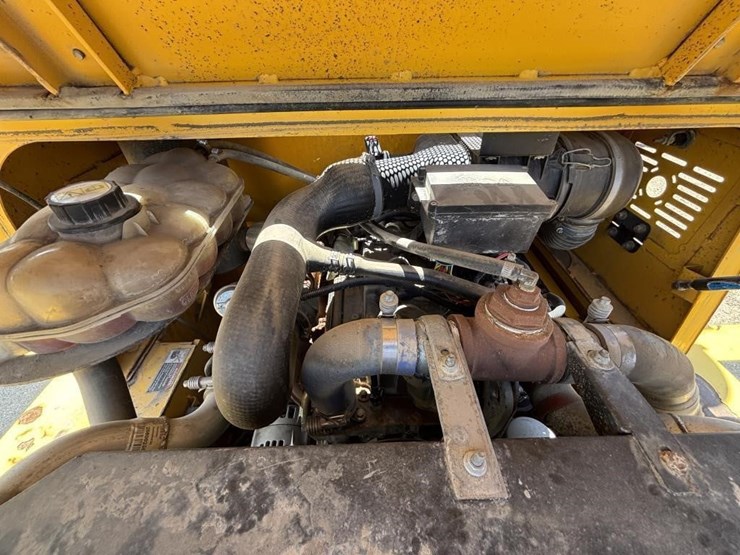 2020-sellick-s60j4e-4-rt-forklift-image-30