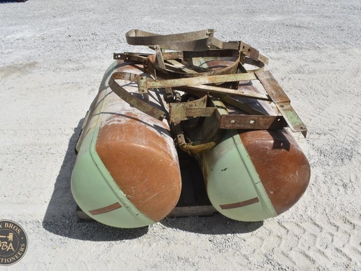 poly-tanks-with-mounts-46165-image-6