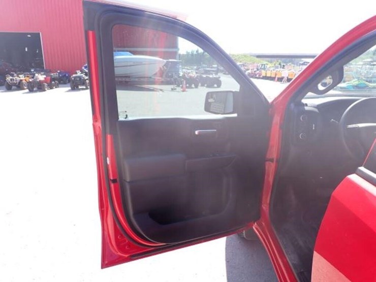 2023-chevrolet-silverado-1500-image-13