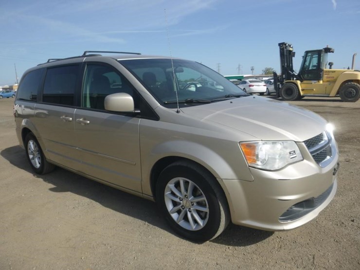 2014-dodge-grand-caravan-image-2