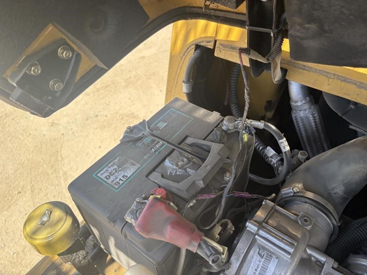 2018-caterpillar-gc35k-image-32