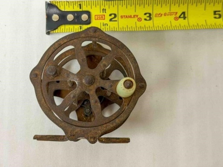 2-vintage-fly-cast-reels-image-5