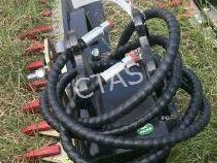 #152-•-hedge-trimmer-mini-excavator-attachment-image-2