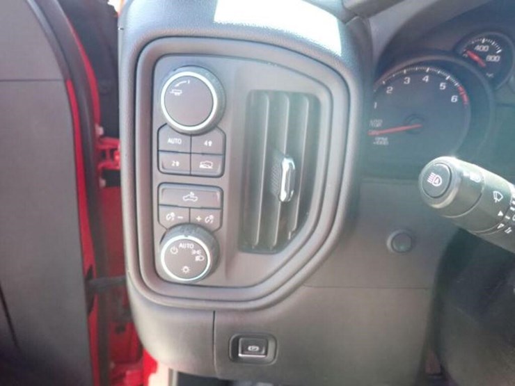 2023-chevrolet-silverado-1500-image-17
