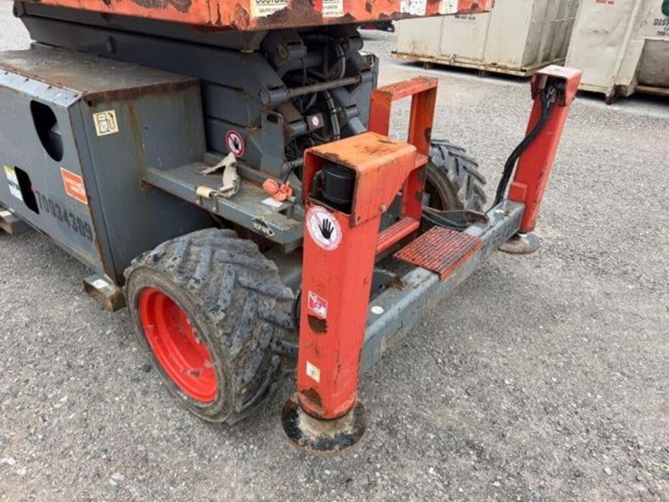 2017-skyjack-sj6832-4x4-scissor-lift-37011111-image-15