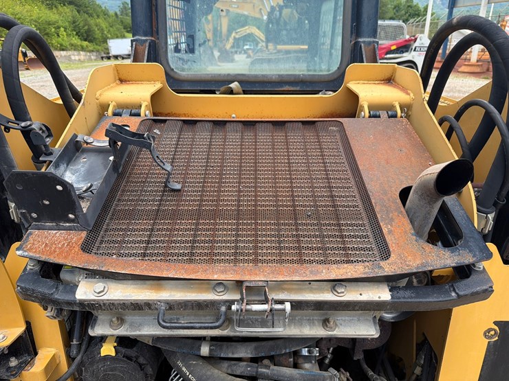 caterpillar-242b-image-51