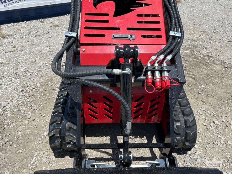 mini-skid-steer-loader-image-11