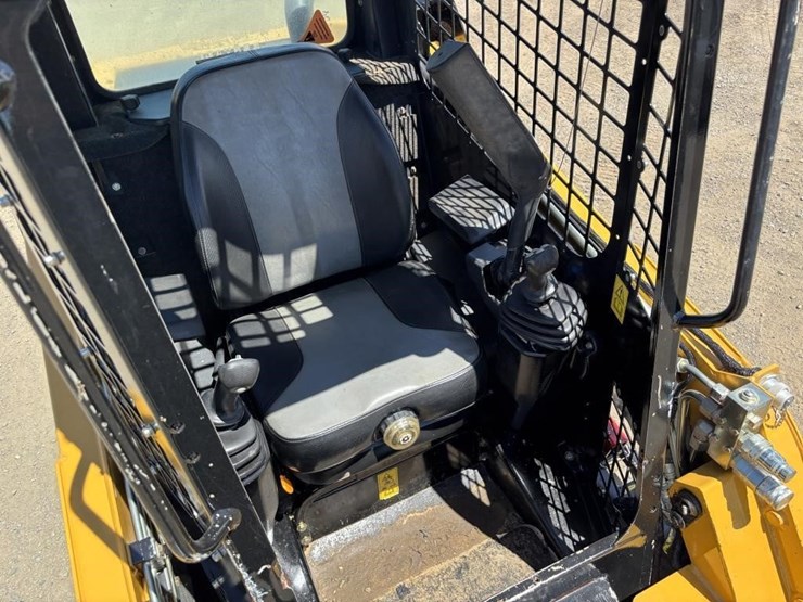 2022-asv-rt40-skid-steer-track-loader-image-19