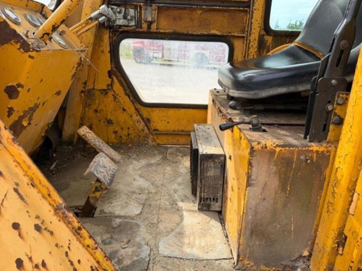 lift-king-4x4-rough-terrain-forklift-image-15