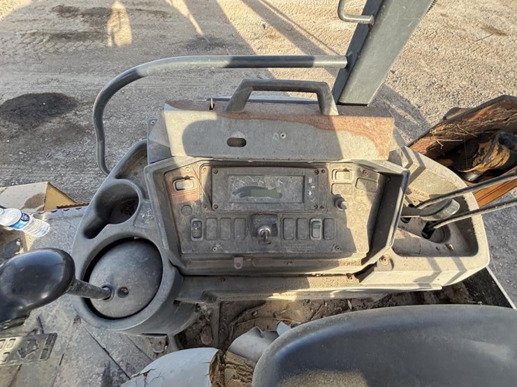 2001-deere-310g-image-17