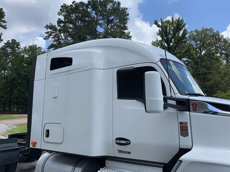 2022-kenworth-t680-image-6