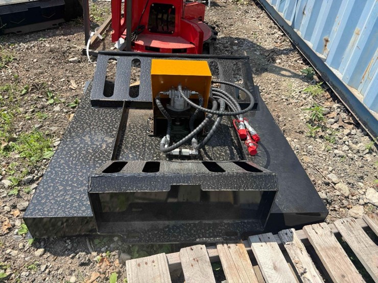 new-giyi-mini-skid-steer-brush-hog-image-3