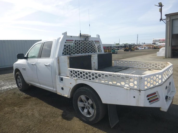 2016-dodge-1500-image-4