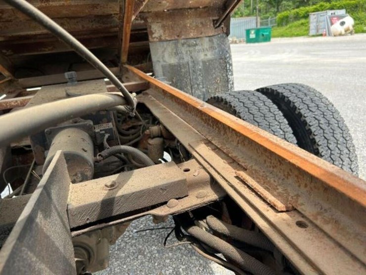 2002-ford-f550-image-52