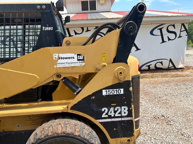 caterpillar-242b-image-22