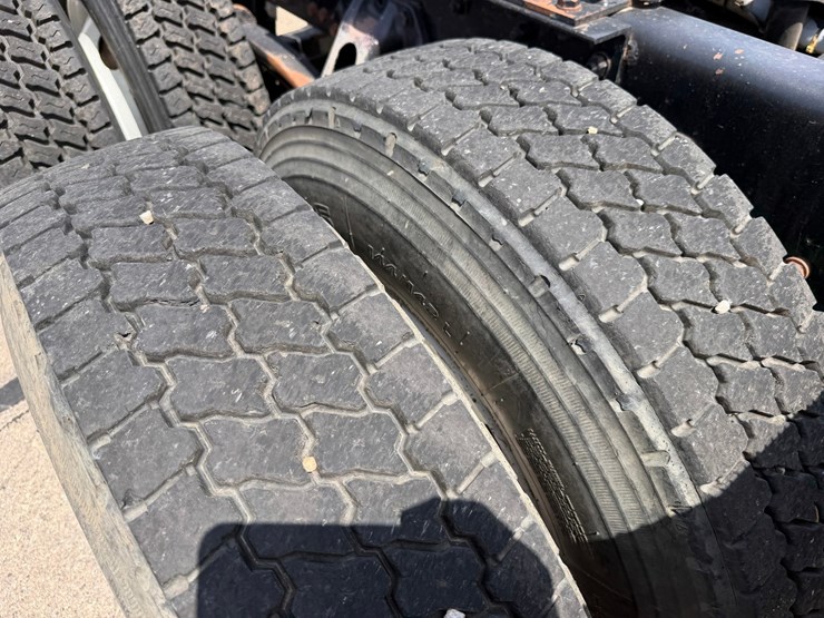 2018-kenworth-t880-image-76