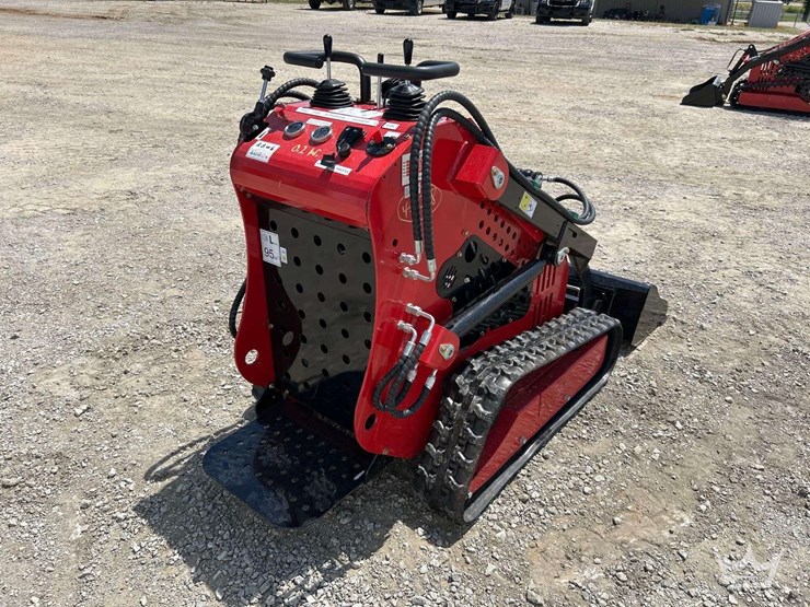 mini-skid-steer-loader-image-3