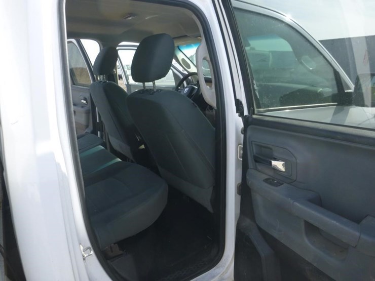 2016-dodge-1500-image-8