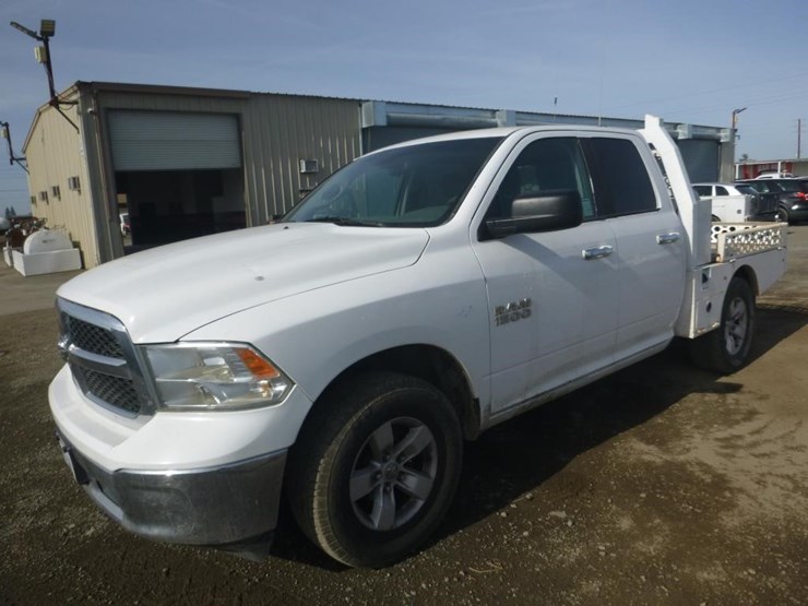 2016-dodge-1500-image-1