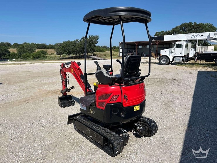 yanmar-enging-excavator-image-2