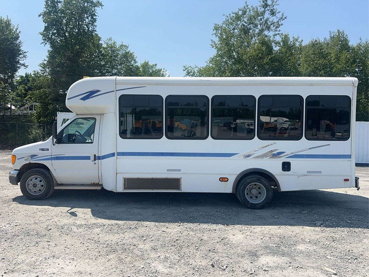 2005-ford-e450-image-8