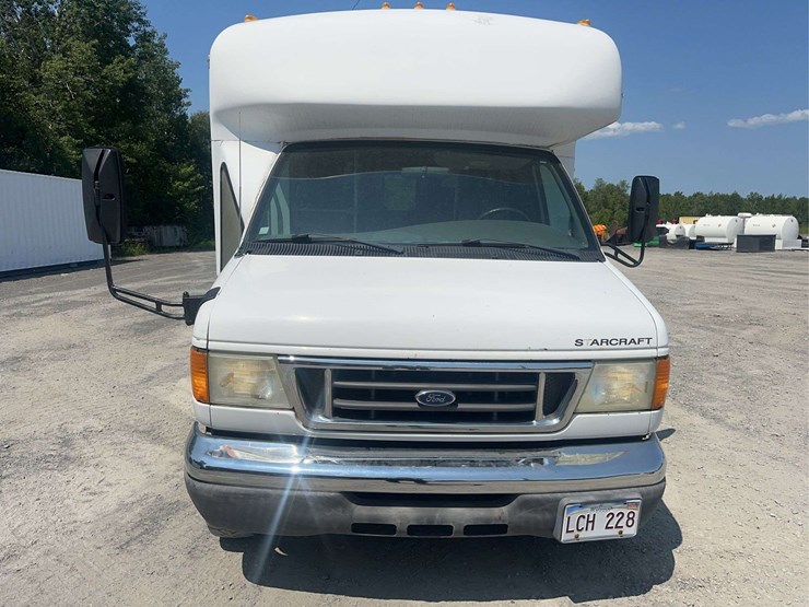 2005-ford-e450-image-2