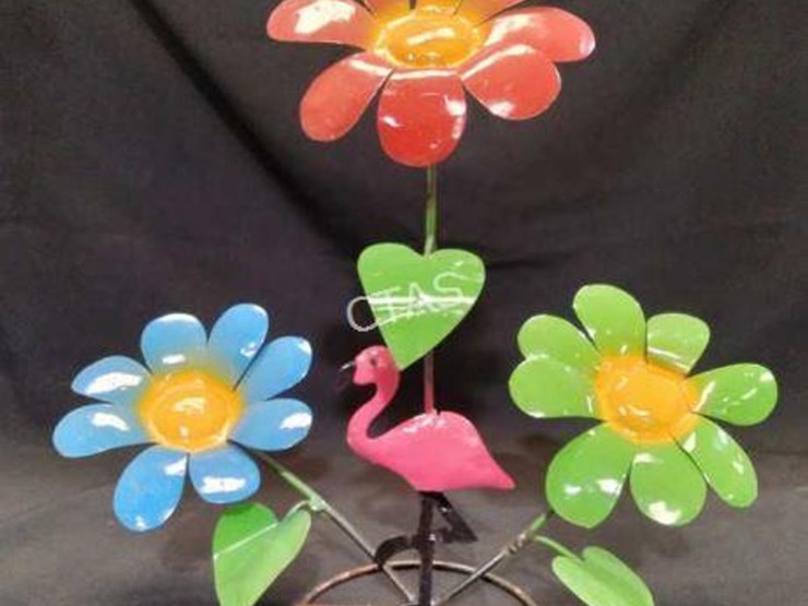 #26-•-metal-art---flowers-w/-small-flamingo-image-1