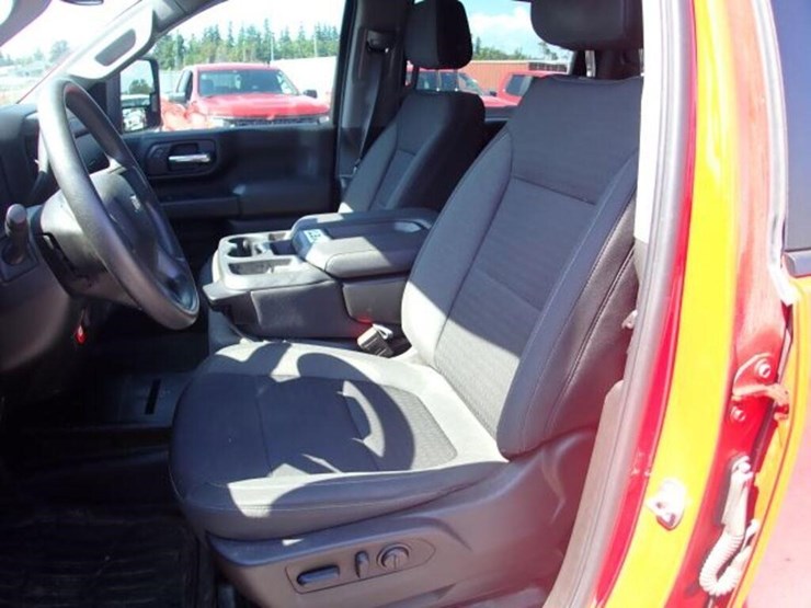 2023-chevrolet-silverado-2500-image-15