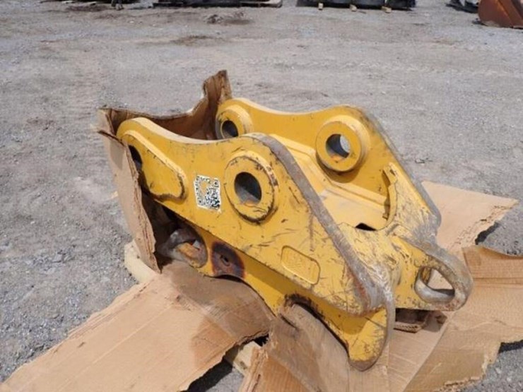 caterpillar-hydraulic-quick-coupler-image-3