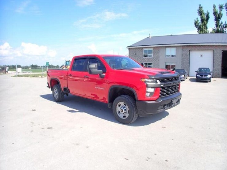 2023-chevrolet-silverado-2500-image-3