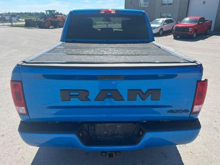 2021-ram-1500-classic-image-80